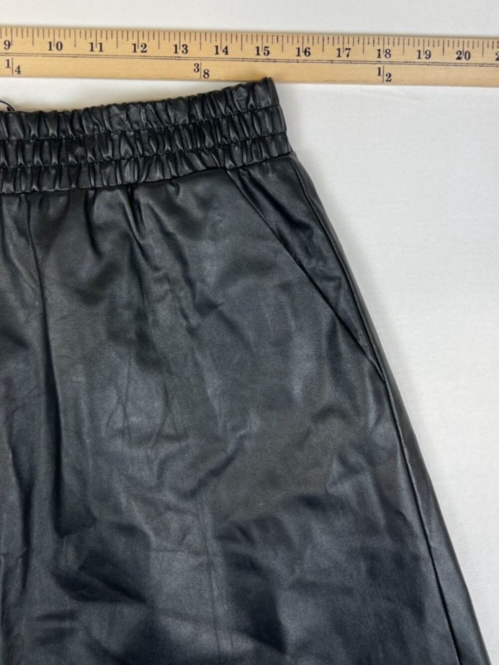 BCBGMAXAZRIA Women Size L Black Laika Faux Leather Mini Skirt Elastic Waist - Picture 2 of 8